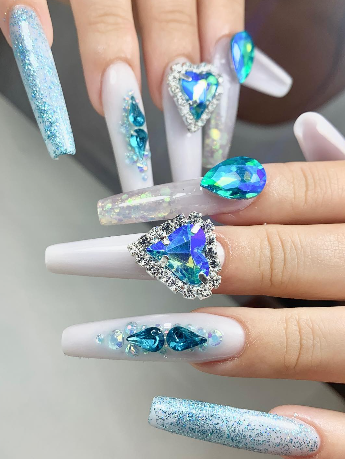 Uñas azul cristal